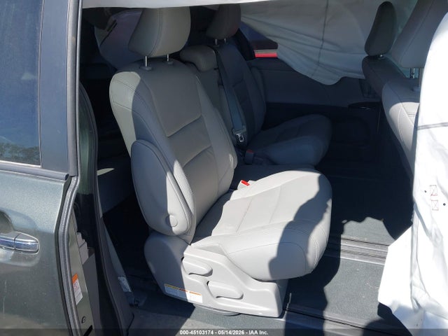 Toyota Sienna Xle 8 Passenger