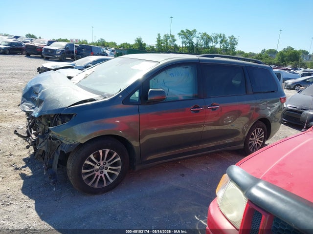 Toyota Sienna Xle 8 Passenger