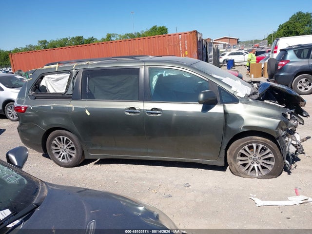 Toyota Sienna Xle 8 Passenger