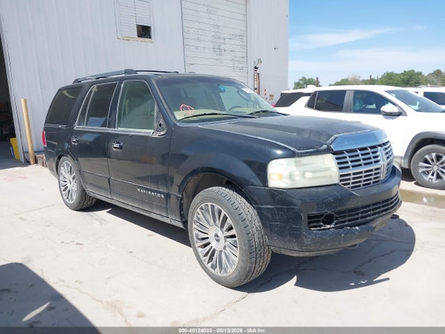 Salvage Lincoln Navigator Image