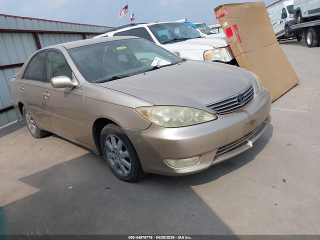 Salvage Toyota Camry Image