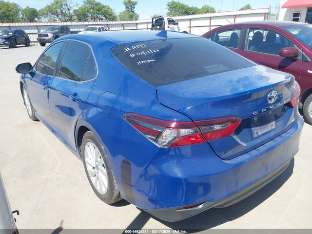 Toyota Camry Le