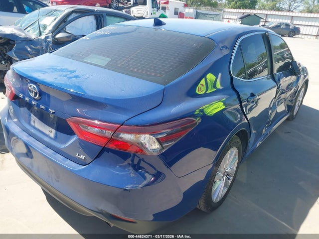 Toyota Camry Le