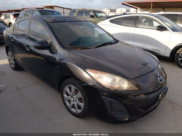 Salvage Mazda Mazda3 Image