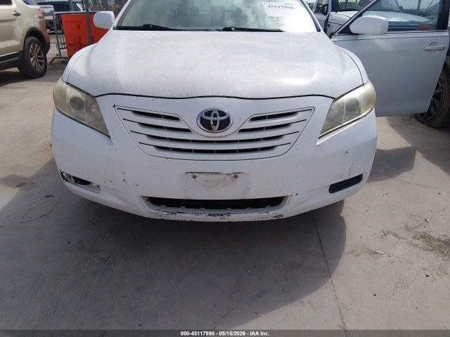Toyota Camry Le V6