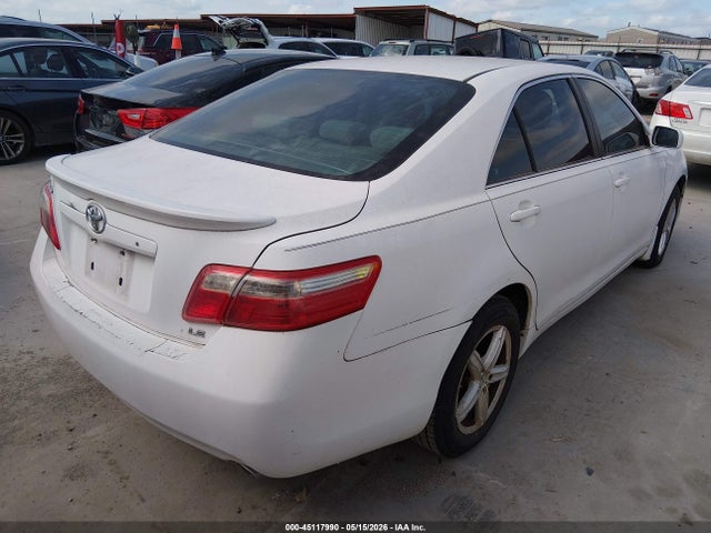 Toyota Camry Le V6