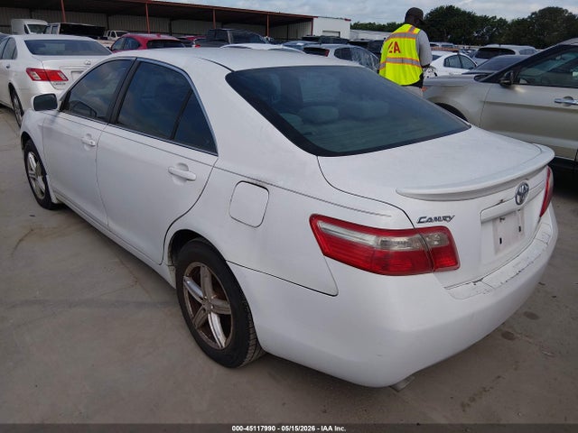 Toyota Camry Le V6