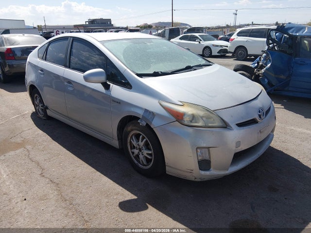 Salvage Toyota Prius Image