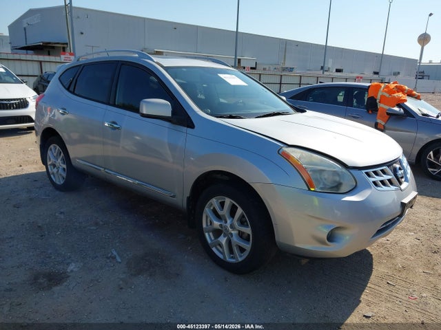 Salvage Nissan Rogue Image