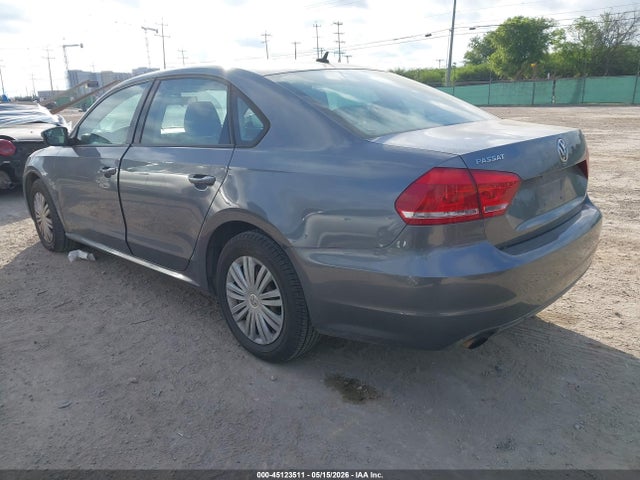 Volkswagen Passat 1.8t S