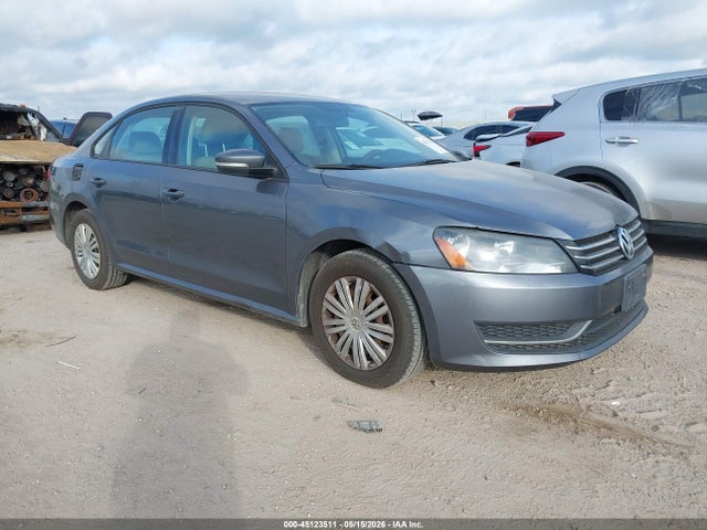 Salvage Volkswagen Passat Image