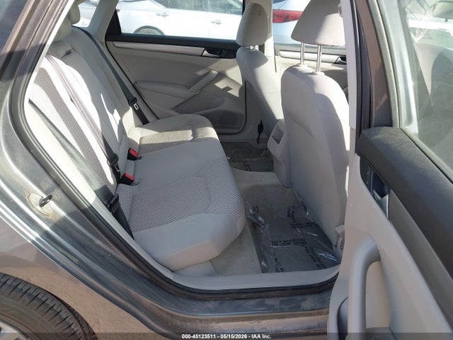 Volkswagen Passat 1.8t S