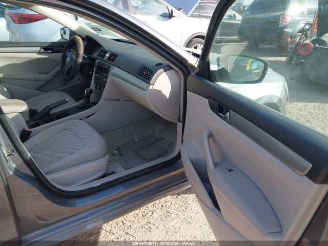 Volkswagen Passat 1.8t S