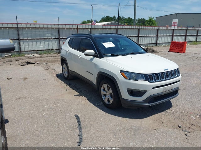 Salvage Jeep Compass Image