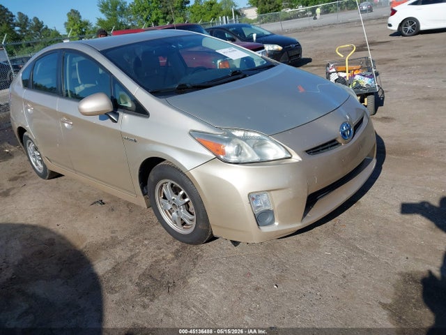 Salvage Toyota Prius Image