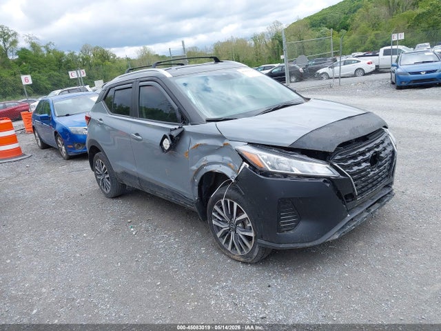 Salvage Nissan Kicks Image