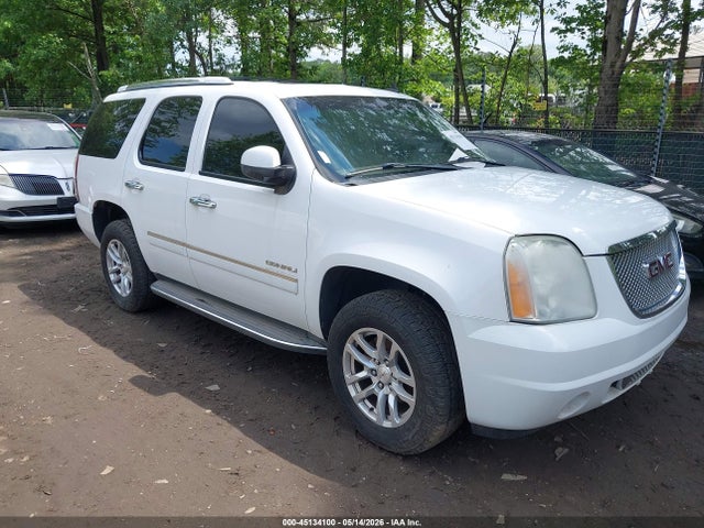 Salvage GMC Yukon Image