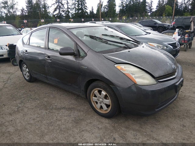 Salvage Toyota Prius Image