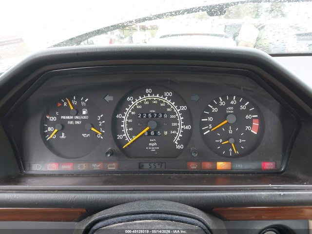 Mercedes-Benz 300 E