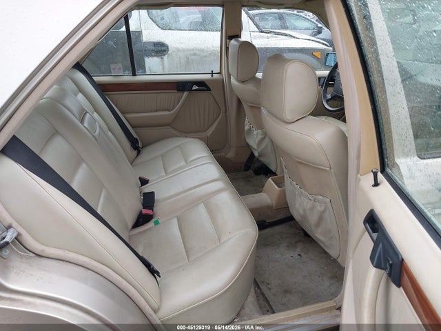 Mercedes-Benz 300 E
