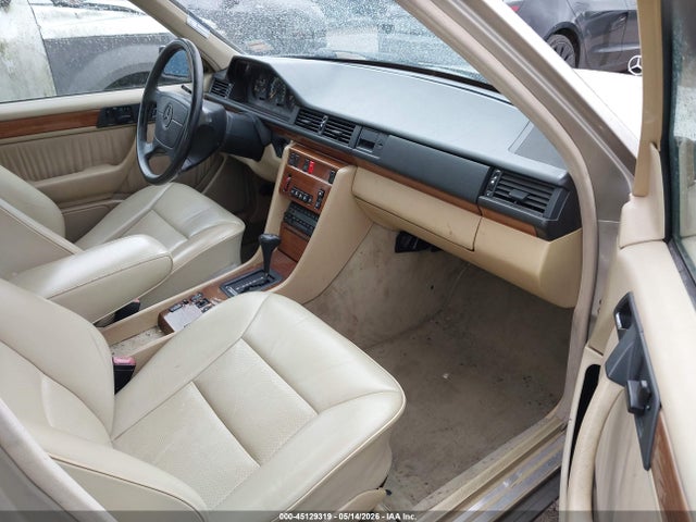 Mercedes-Benz 300 E