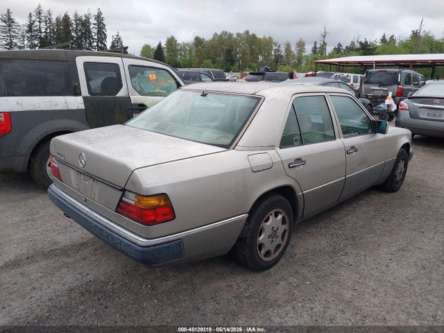 Mercedes-Benz 300 E