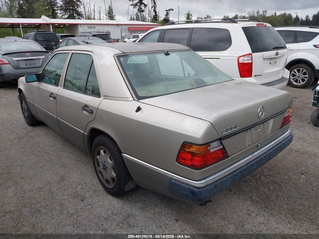 Mercedes-Benz 300 E