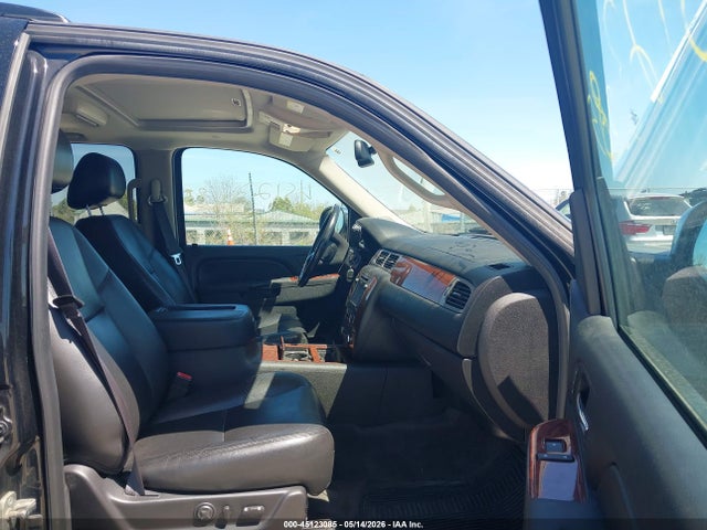 Chevrolet Suburban 1500 Ltz
