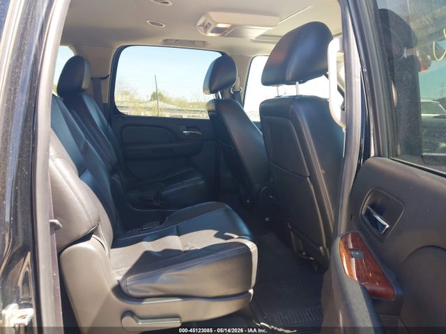 Chevrolet Suburban 1500 Ltz