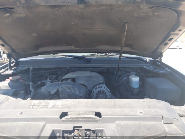 Chevrolet Suburban 1500 Ltz