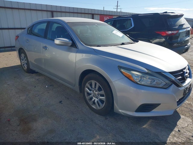 Salvage Nissan Altima Image