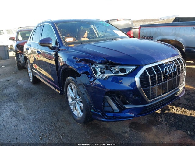 Salvage Audi Q3 Image