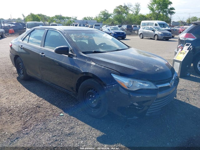 Salvage Toyota Camry Image