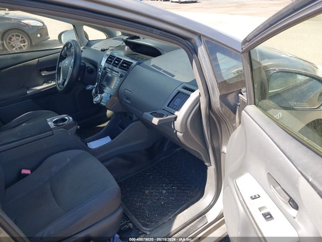 Toyota Prius v Two