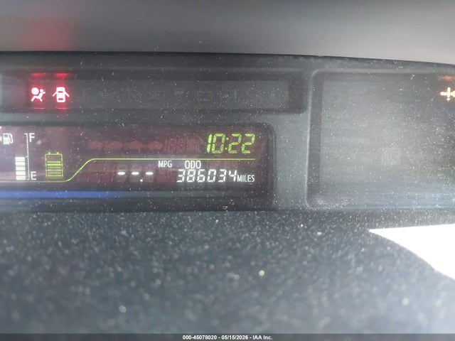 Toyota Prius v Two