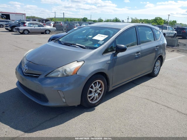 Toyota Prius v Two