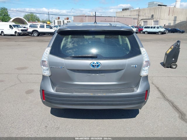 Toyota Prius v Two