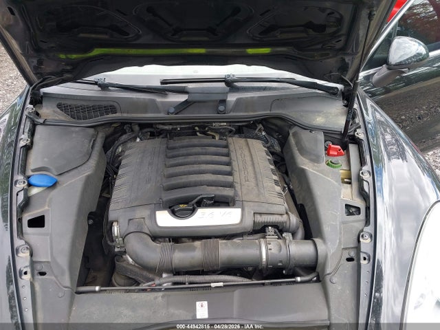 Porsche Cayenne Platinum Edition