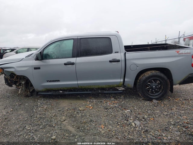 Toyota Tundra Sr5 5.7l V8