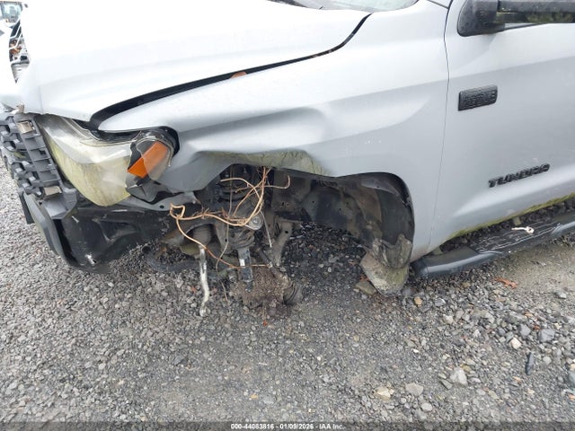 Toyota Tundra Sr5 5.7l V8