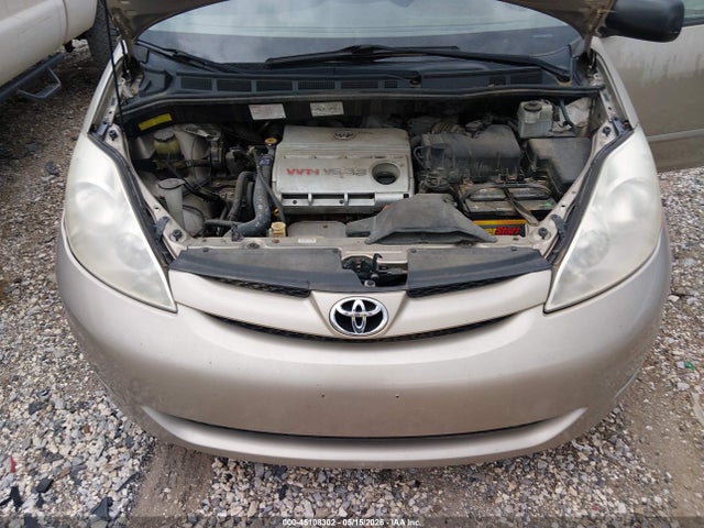 Toyota Sienna Le