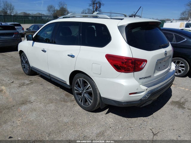 Nissan Pathfinder Platinum