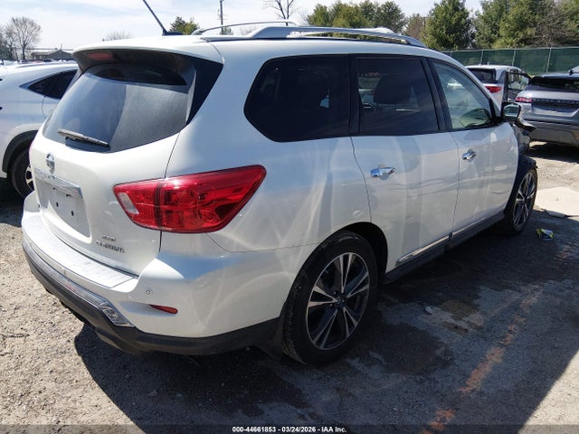 Nissan Pathfinder Platinum