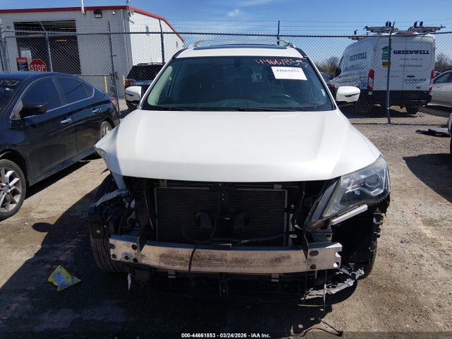 Nissan Pathfinder Platinum