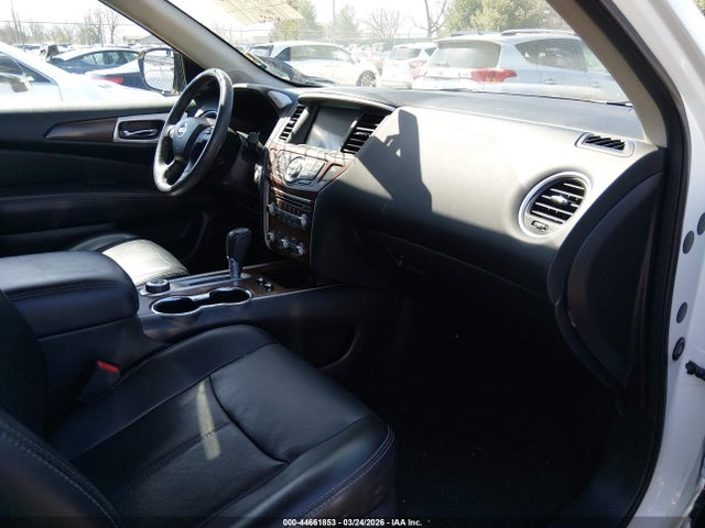 Nissan Pathfinder Platinum