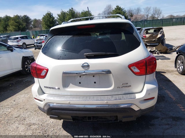 Nissan Pathfinder Platinum
