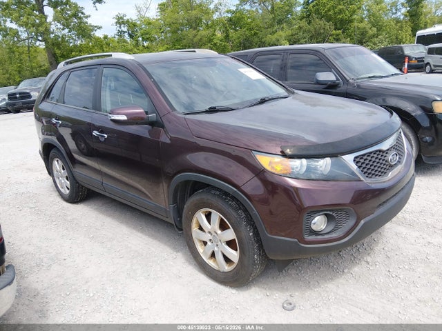 Salvage Kia Sorento Image