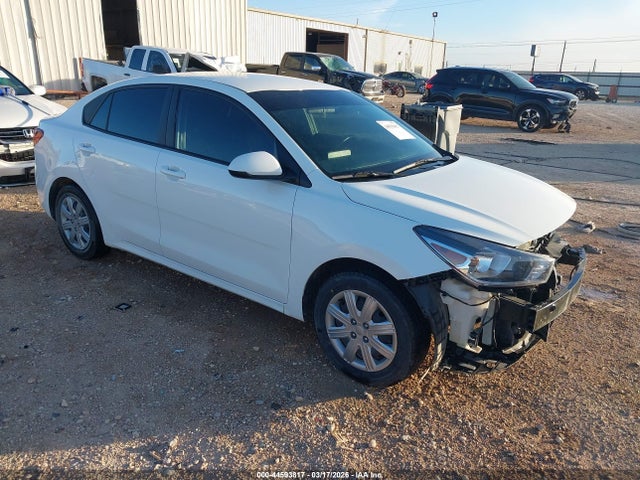 Salvage Kia Rio Image