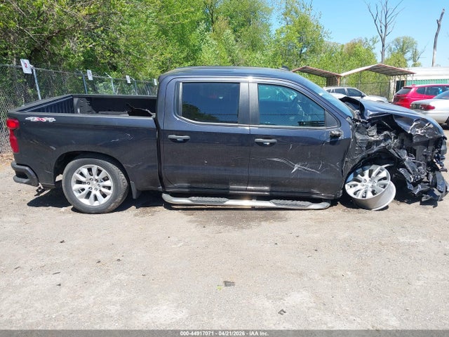 Chevrolet Silverado 1500 4wd  Short Bed Custom
