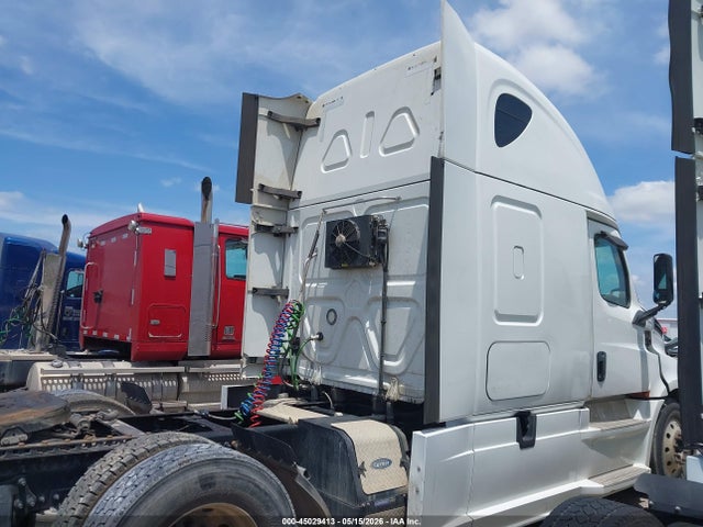 Freightliner New Cascadia 126